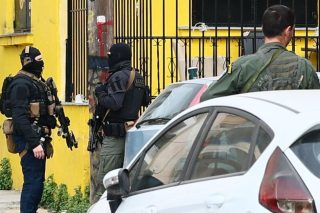 Στο στόχαστρο και η παρέα του Κλεομένη, δίωξη για κακούργημα στον φίλο του